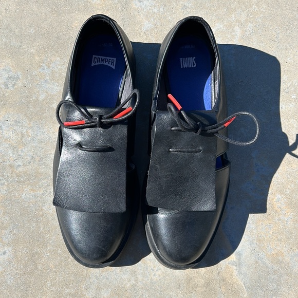 Cute Camper Twins! Gently worn, almost new! - Picture 2 of 9